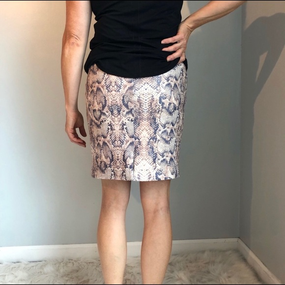 Carmen Marc Valvo Snake Reptile Print Pencil Skirt, size 8 - Picture 4 of 8